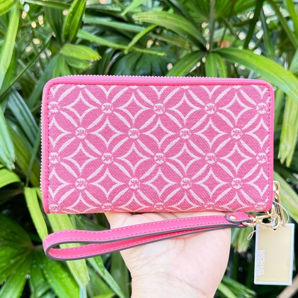 Michael Kors Jet Set Travel Multifunction Large Phone Wallet MK Light Berry - Picture 3 of 13